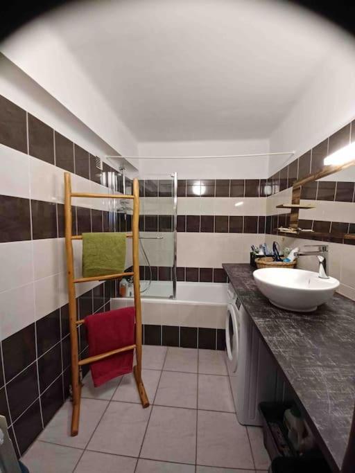 Grand T2 Esprit Loft Coeur De Ville Sete Ngoại thất bức ảnh